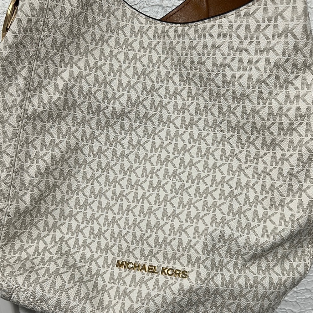 Michael Kors Large Chain Shoulder Tote “Lillie” White and Brown - Picture 7 of 7
